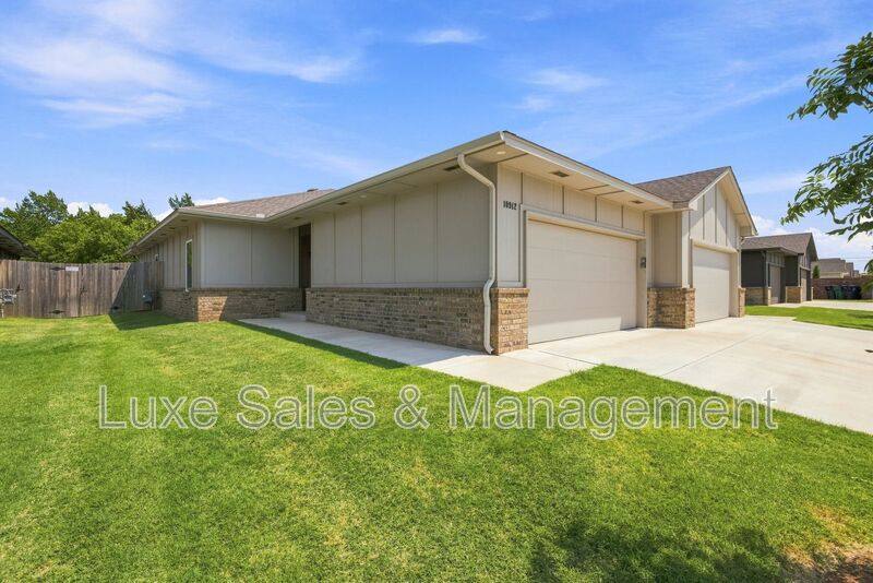 House for rent at 10912 Oak Hollow Dr, Oklahoma City, OK 73162