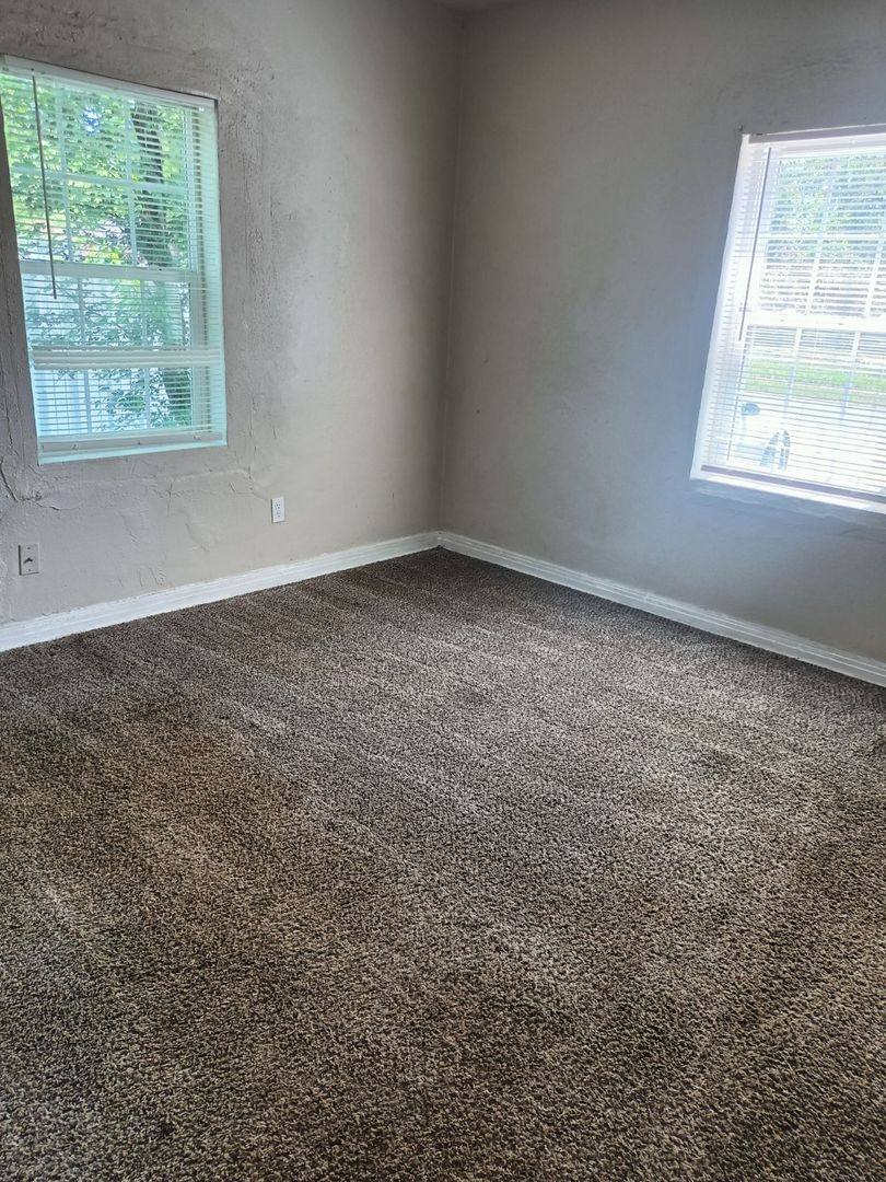House for rent at 1727 NE 19th St, Oklahoma City, OK 73111
