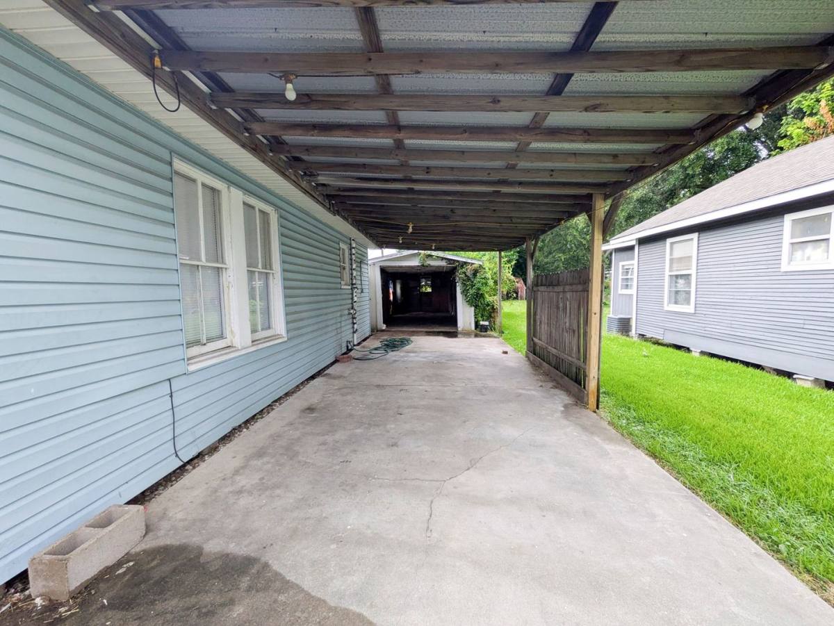 House for rent at 1030 Dallas St, Port Neches, TX 77651