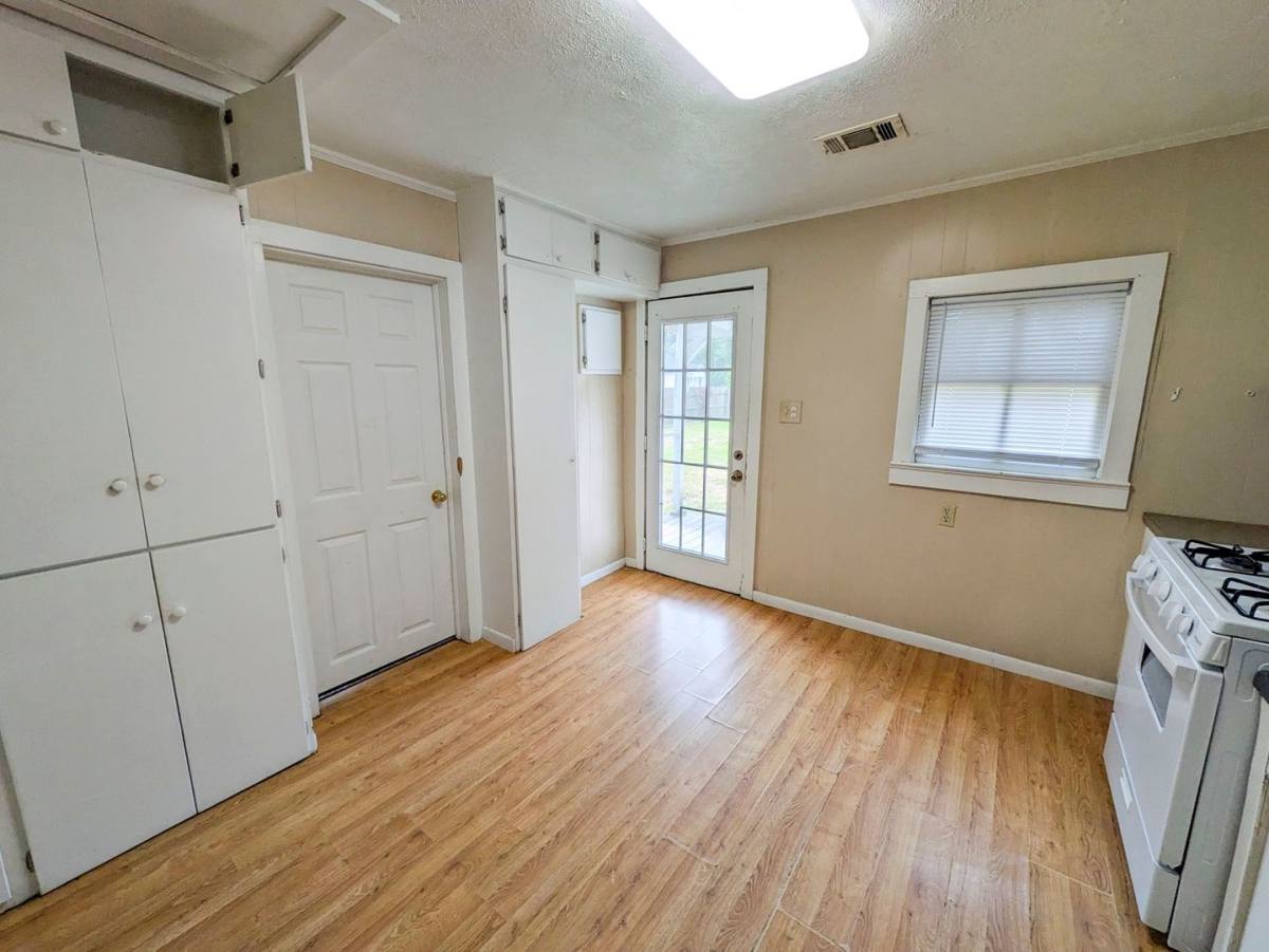House for rent at 1030 Dallas St, Port Neches, TX 77651