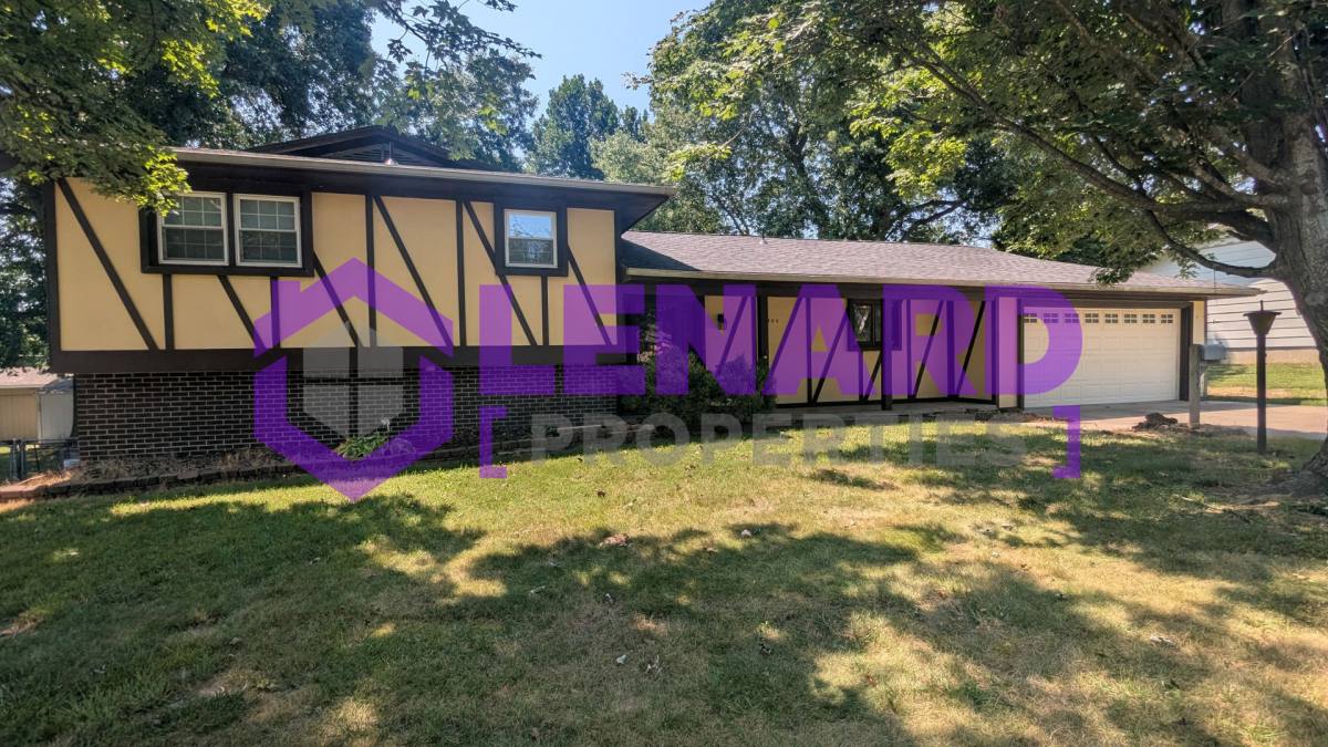 House for rent at 1004 E Auburn Place, Bolivar, MO 65613