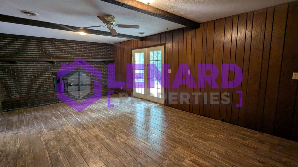 House for rent at 1004 E Auburn Place, Bolivar, MO 65613