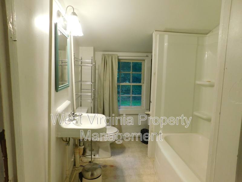 House for rent at 186 Benedict Lane, Lewisburg, WV 24901