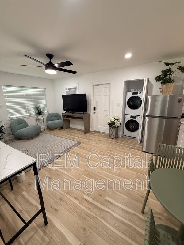 Apartment for rent at 224 30th Ave N #D, Saint Petersburg, FL 33704