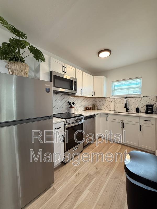 Apartment for rent at 224 30th Ave N #D, Saint Petersburg, FL 33704