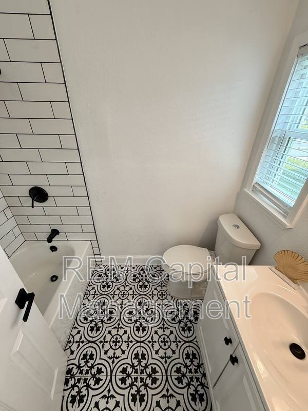 Apartment for rent at 224 30th Ave N #D, Saint Petersburg, FL 33704
