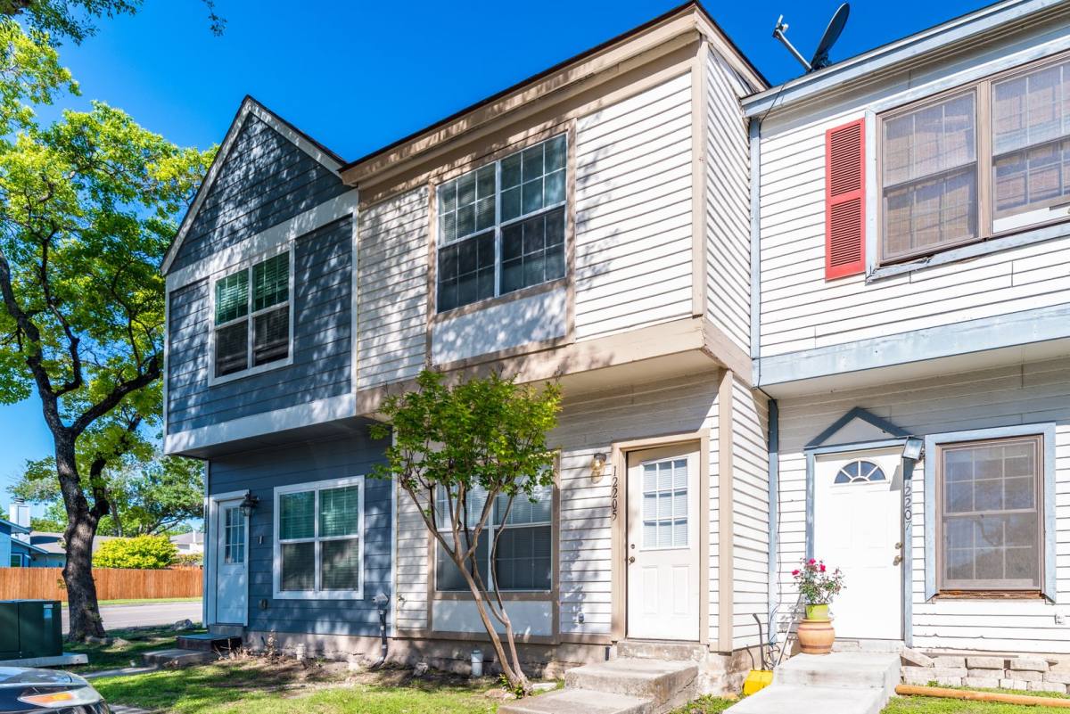 Townhouse for rent at 12205 Magnolia Blossom, San Antonio, TX 78247