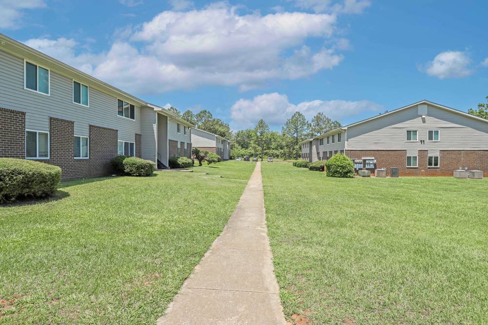 Apartment for rent at 1103 E Church St, Fort Valley, GA 31030