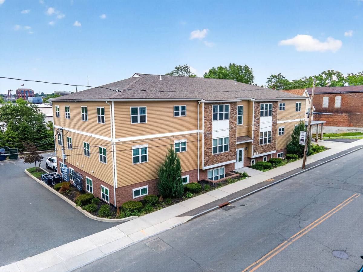 Apartment for rent at 1047 Broadway, Rensselaer, NY 12144