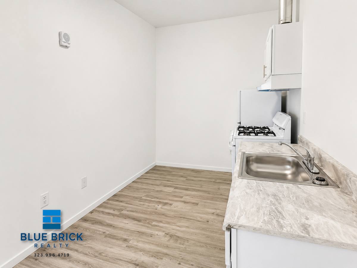 Apartment for rent at 10501 Wilmington Ave #108, Los Angeles, CA 90002