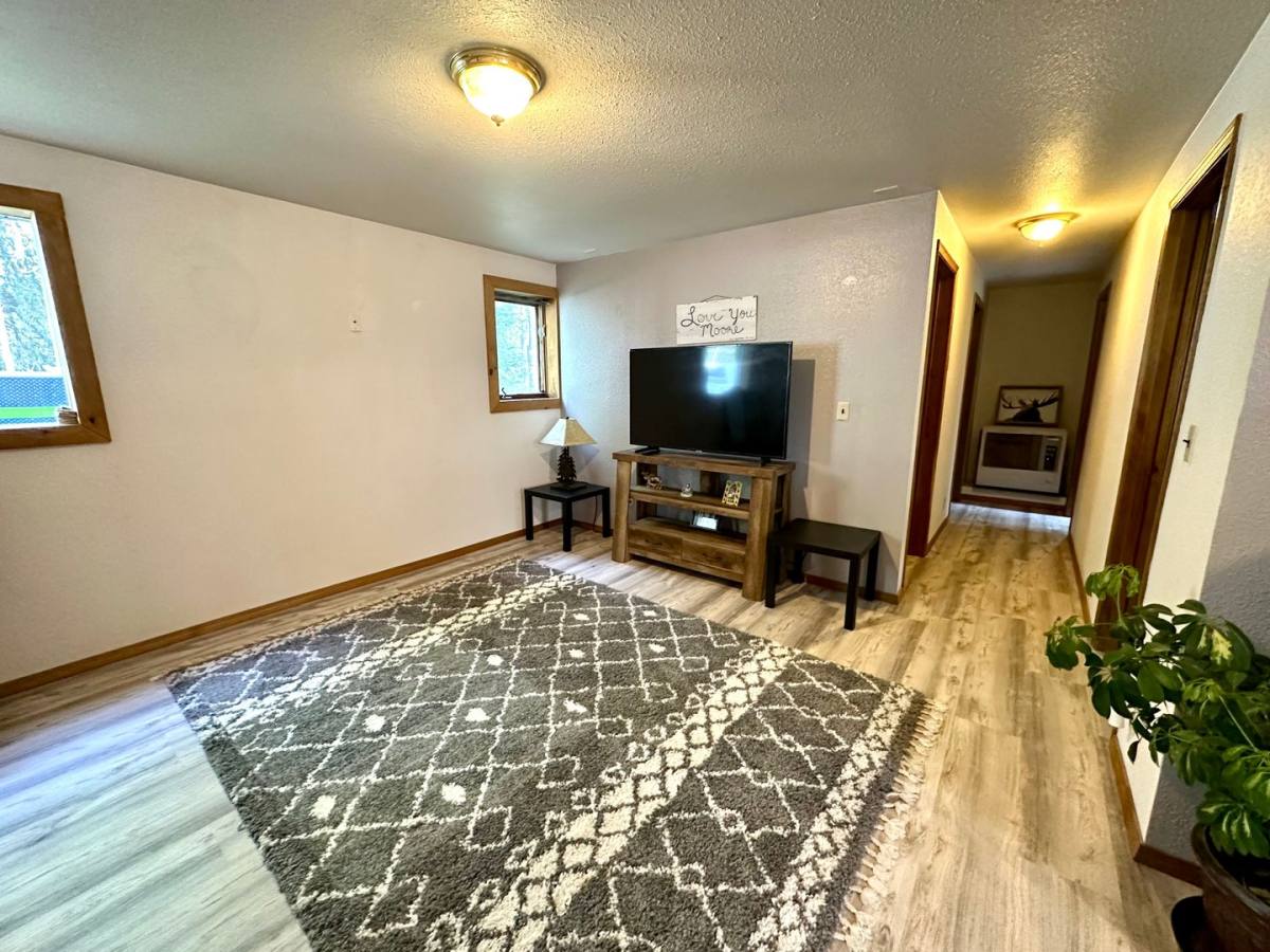 House for rent at 35065 E Glacier Ave, Sterling, AK 99672