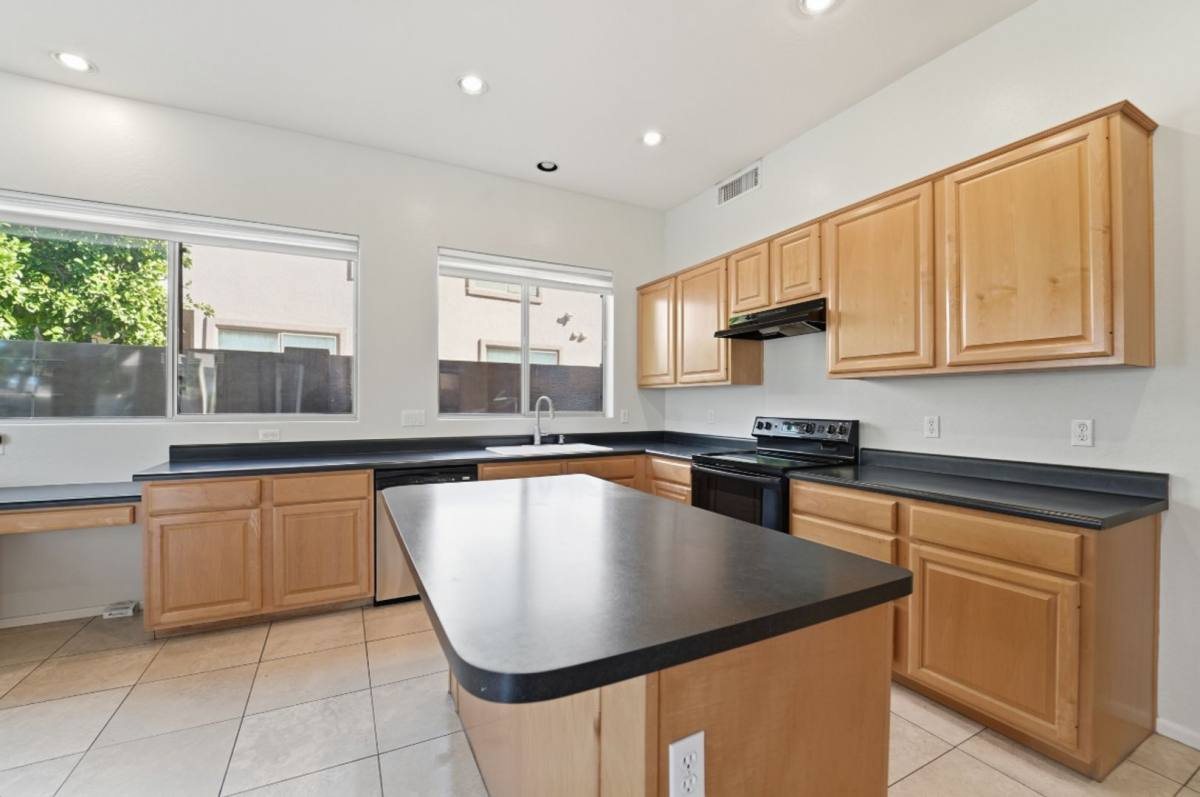 House for rent at 7180 W Trails Dr, Glendale, AZ 85308