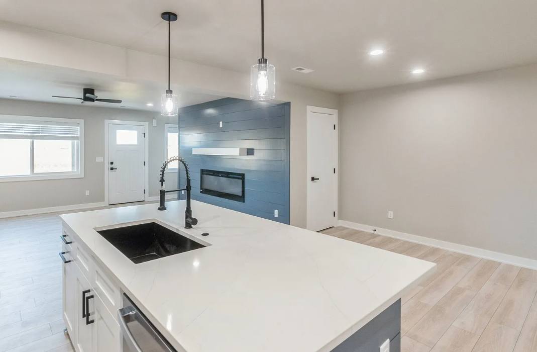 Townhouse for rent at 14405 Springbrook Trail #1, Urbandale, IA 50323