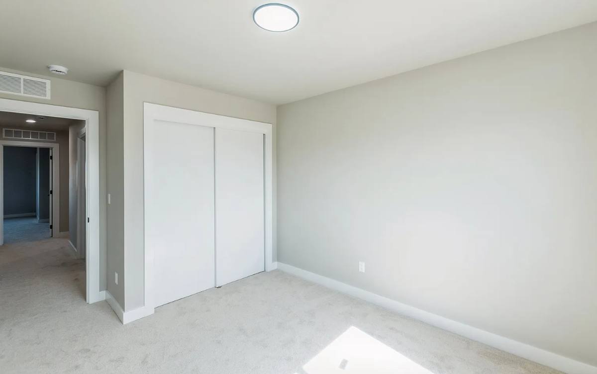 Townhouse for rent at 14405 Springbrook Trail #1, Urbandale, IA 50323