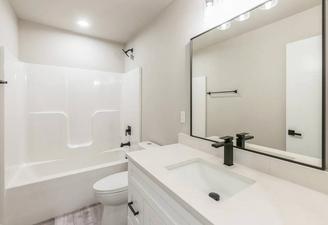 Townhouse for rent at 14405 Springbrook Trail #1, Urbandale, IA 50323