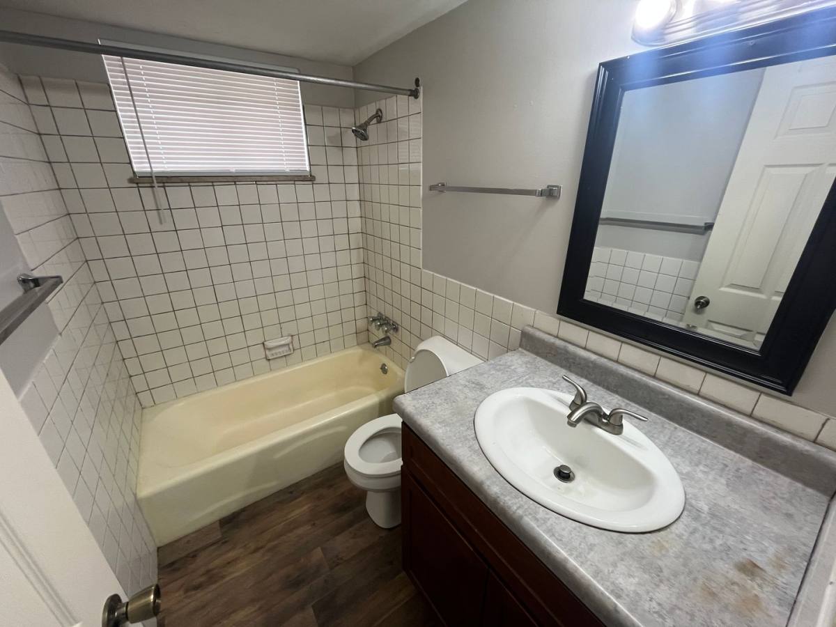 Apartment for rent at 2920 N Woodbine Terrace, Peoria, IL 61604