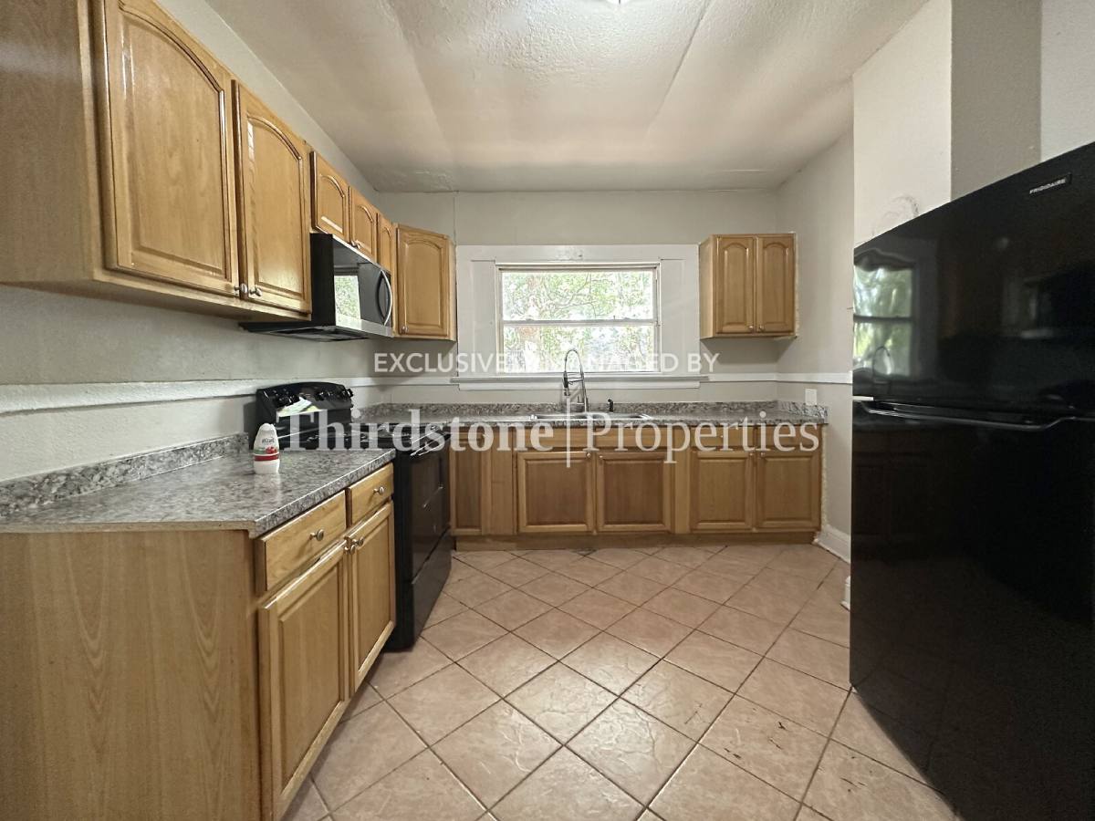 House for rent at 920 Alderside St, Jacksonville, FL 32208