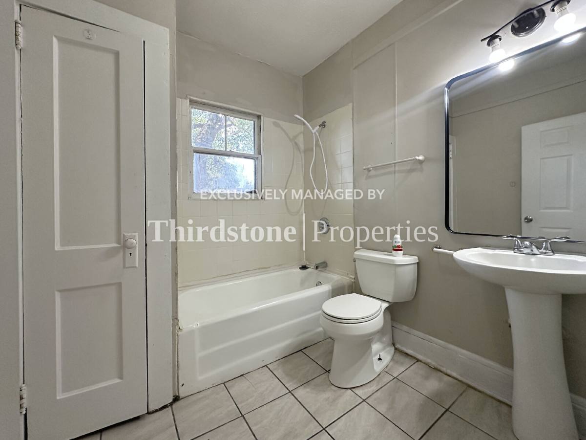 House for rent at 920 Alderside St, Jacksonville, FL 32208