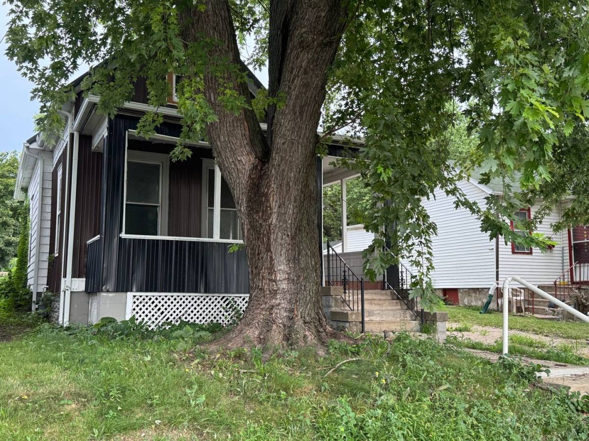 House for rent at 315 W Nebraska, Peoria, IL 61604