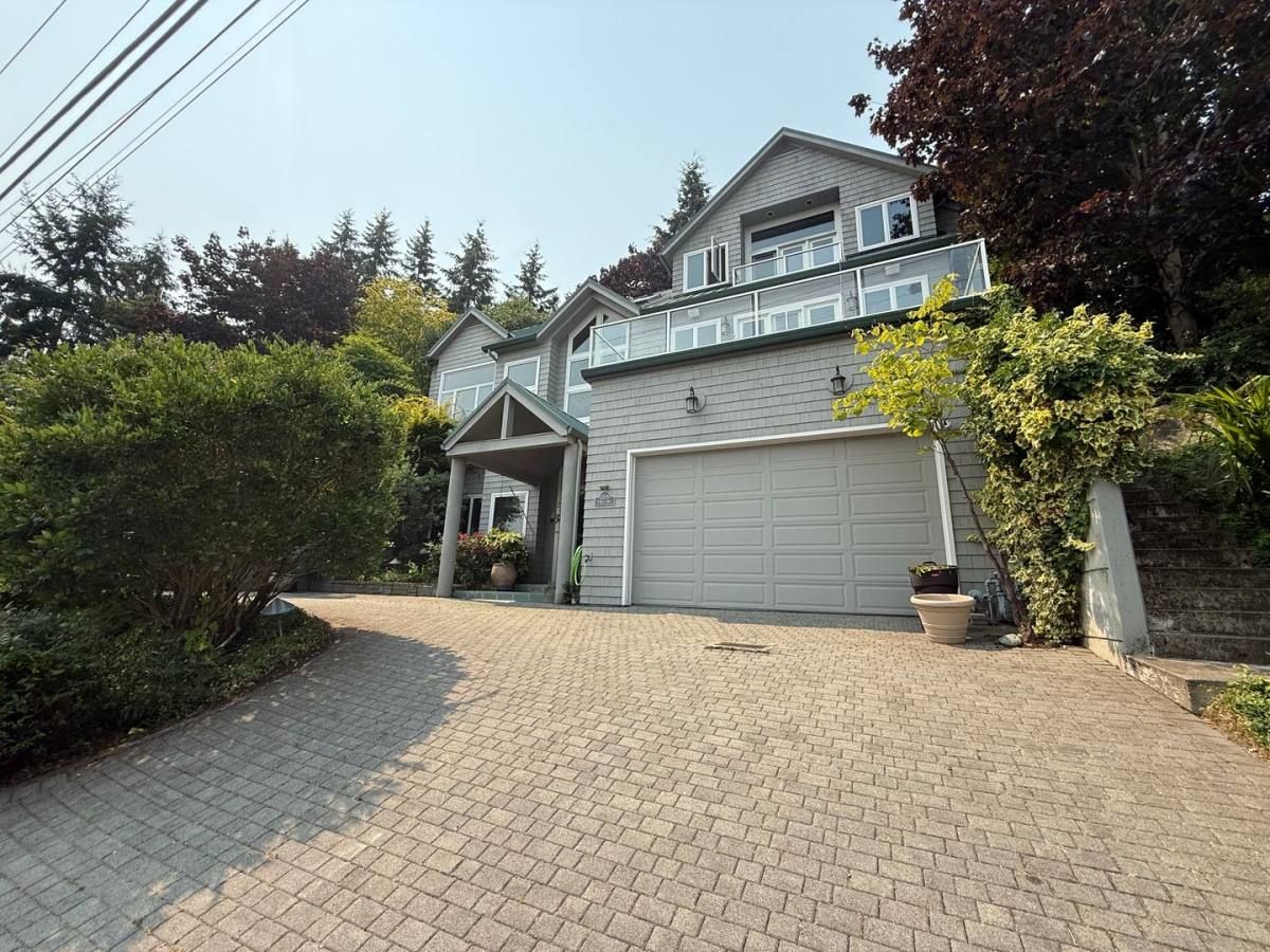 House for rent at 7275 N Mercer Way, Mercer Island, WA 98040