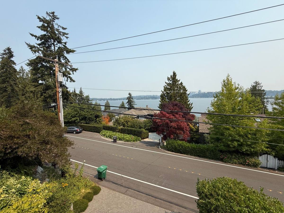 House for rent at 7275 N Mercer Way, Mercer Island, WA 98040