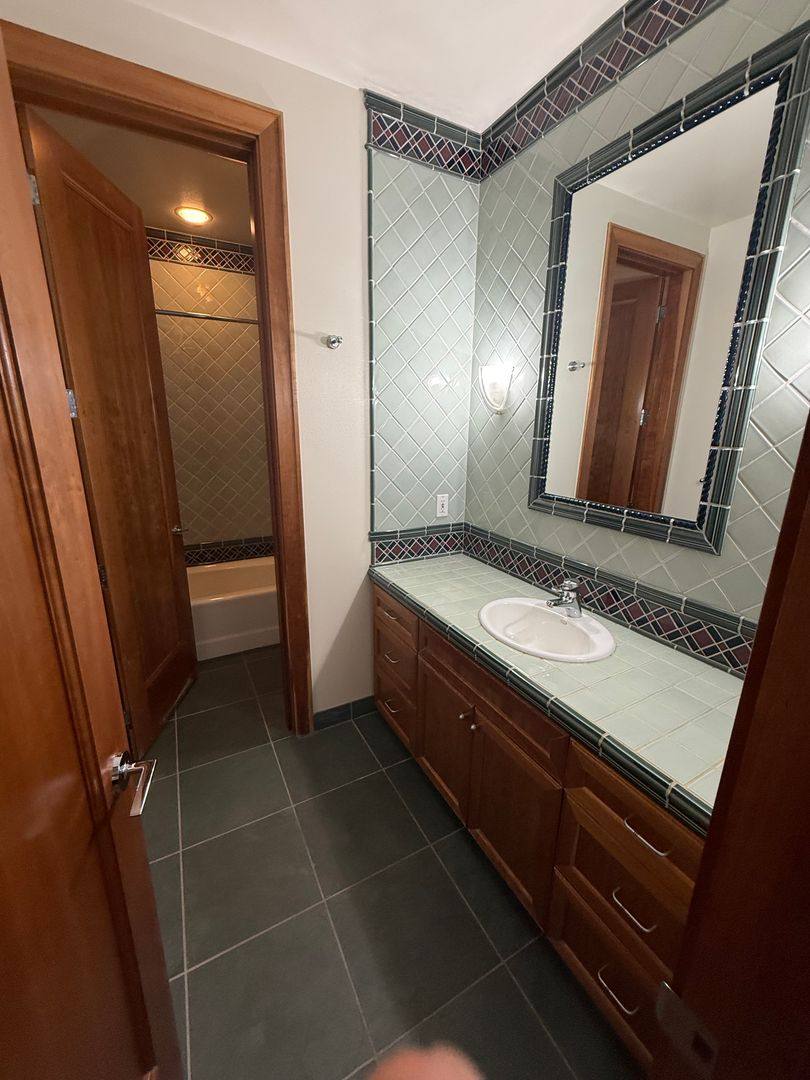 House for rent at 7275 N Mercer Way, Mercer Island, WA 98040