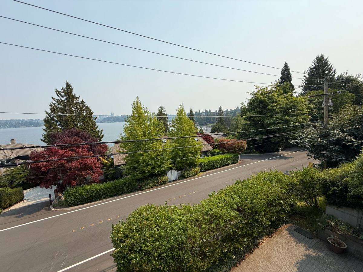 House for rent at 7275 N Mercer Way, Mercer Island, WA 98040