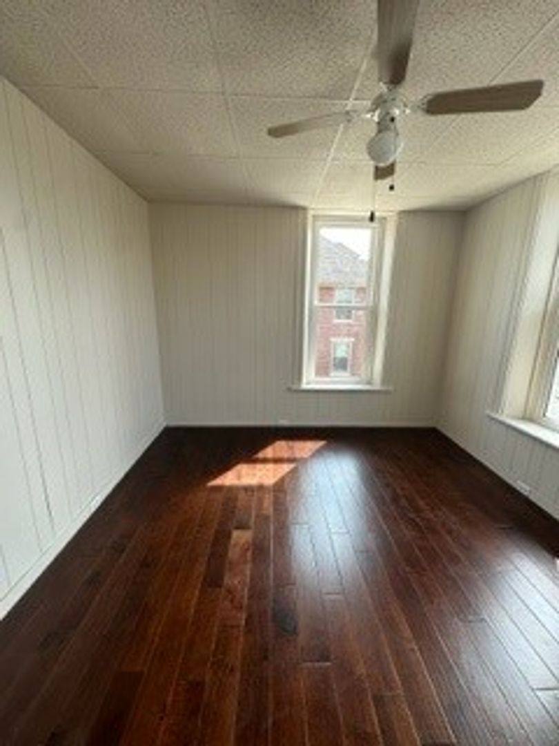 Apartment for rent at 402 N Railroad St, Palmyra, PA 17078