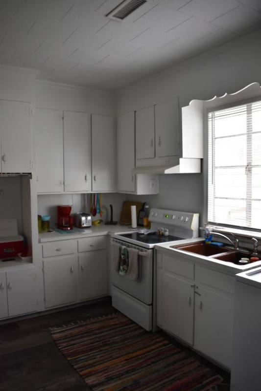 House for rent at 321 Henderson St, Oxford, NC 27565