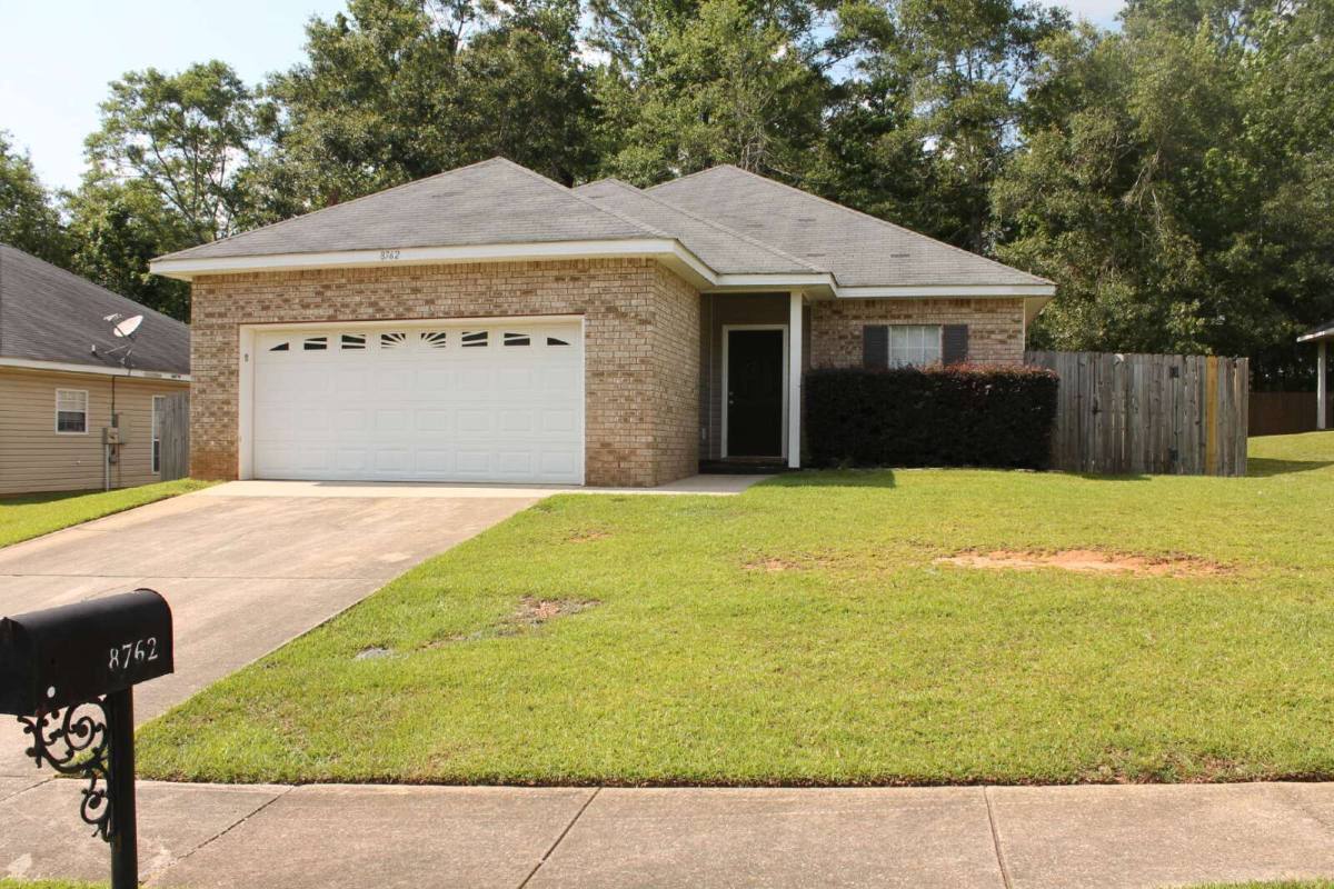 House for rent at 8762 Fangorn Rd, Mobile, AL 36695