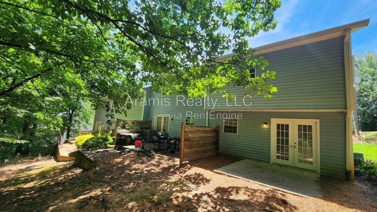 Townhouse for rent at 2320 Highpoint Rd, Snellville, GA 30078