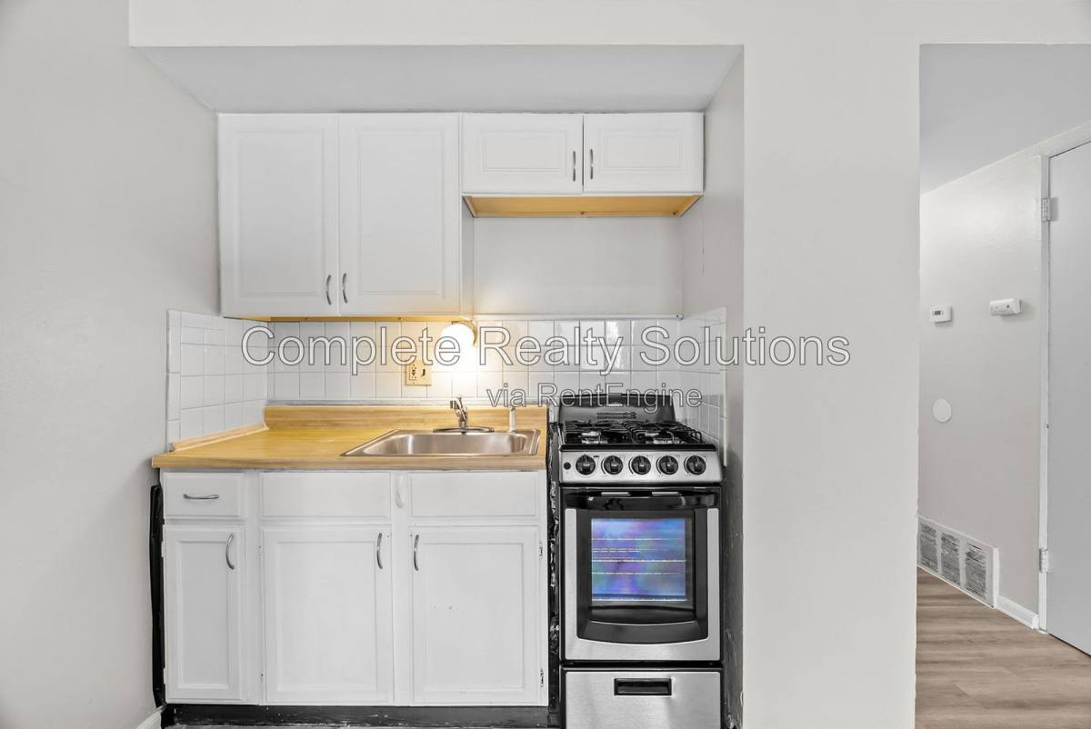 Apartment for rent at 2323 Woodson Rd #L, Saint Louis, MO 63114