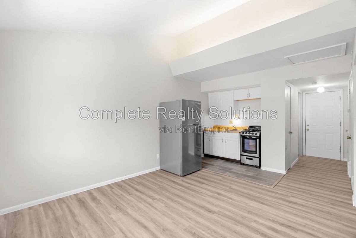 Apartment for rent at 2323 Woodson Rd #L, Saint Louis, MO 63114