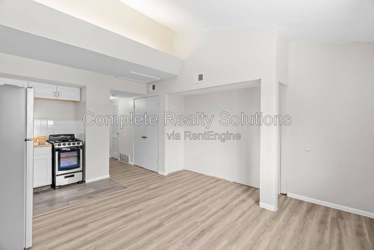 Apartment for rent at 2323 Woodson Rd #L, Saint Louis, MO 63114