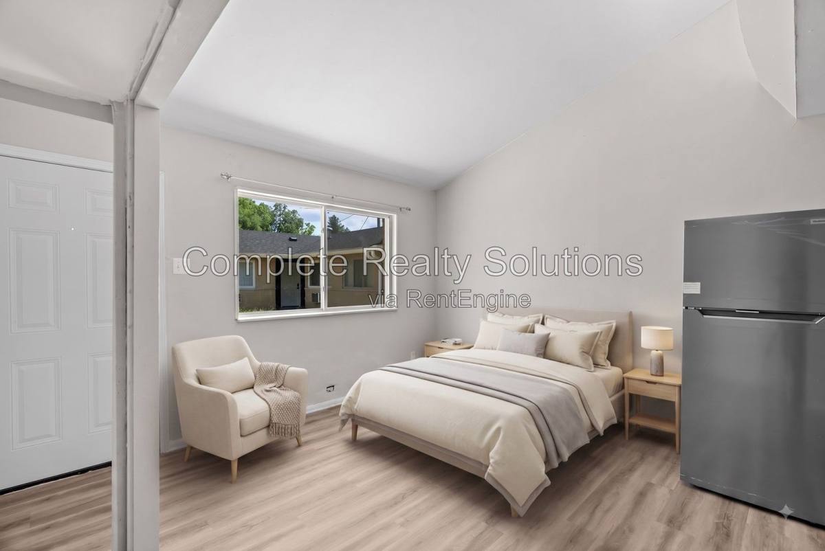 Apartment for rent at 2323 Woodson Rd #L, Saint Louis, MO 63114