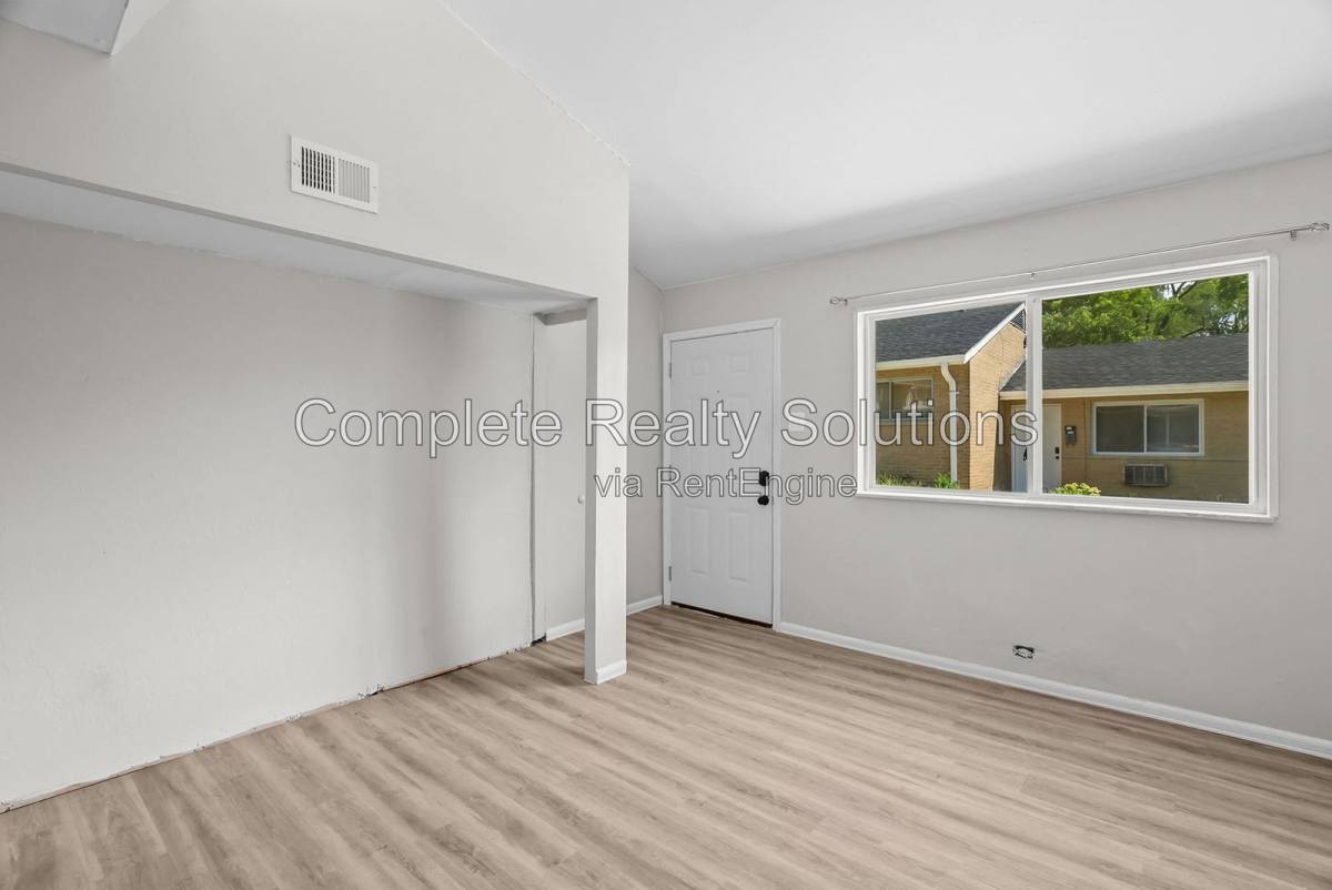 Apartment for rent at 2323 Woodson Rd #L, Saint Louis, MO 63114