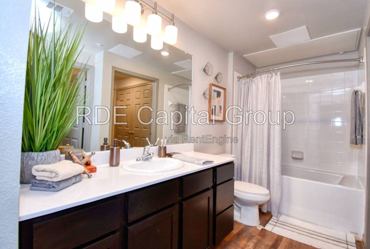Apartment for rent at 4800 W Illinois Ave #3118, Dallas, TX 75211
