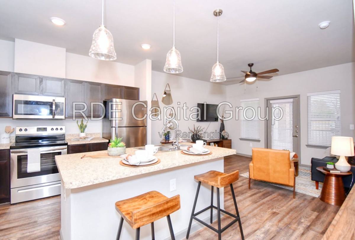 Apartment for rent at 4800 W Illinois Ave #3118, Dallas, TX 75211