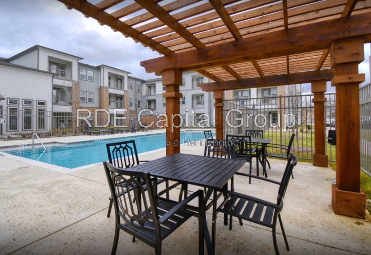 Apartment for rent at 4800 W Illinois Ave #3118, Dallas, TX 75211