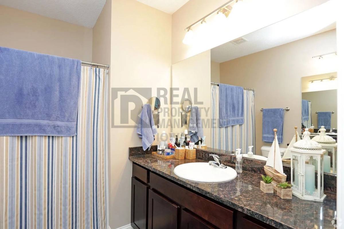 Condo for rent at 14105 Airline Ave #4, Urbandale, IA 50323