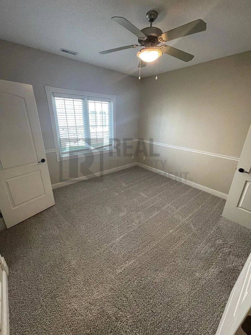 Condo for rent at 14105 Airline Ave #4, Urbandale, IA 50323