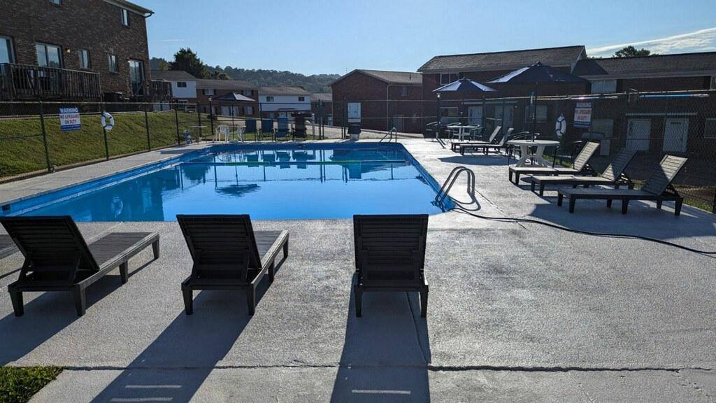 Townhouse for rent at 60 E Jefferson Dr, Huntington, WV 25705