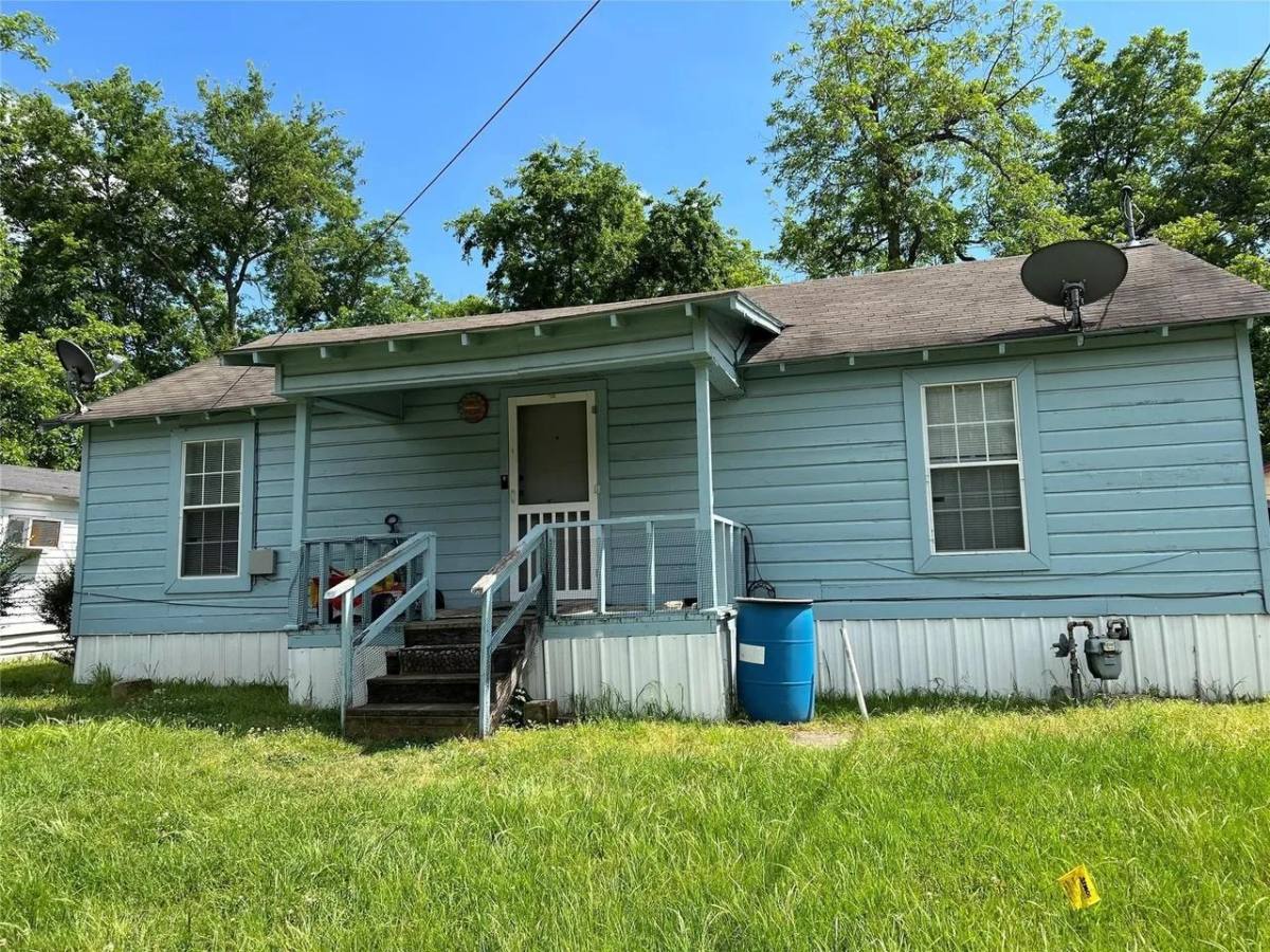 House for rent at 106 Ross St W #106, Sulphur Springs, TX 75482