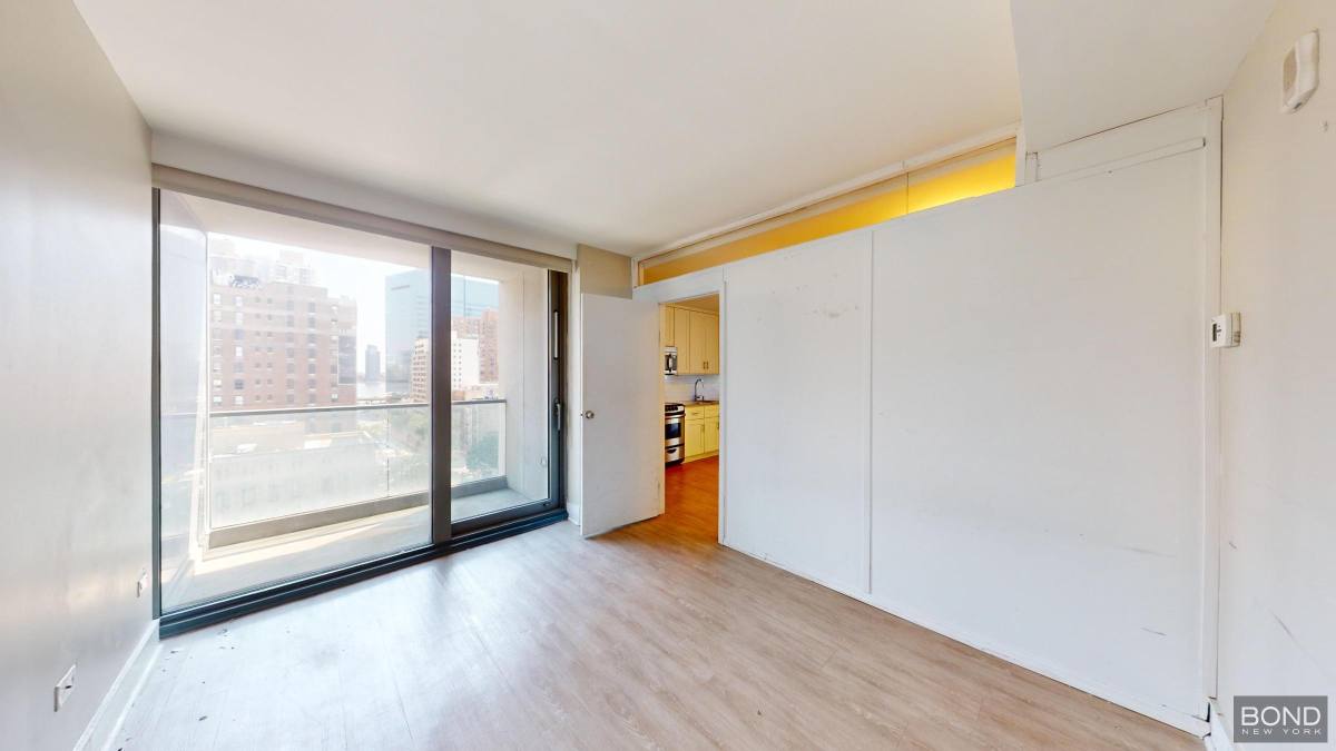 Apartment for rent at 237 E 34th St #801, New York, NY 10016