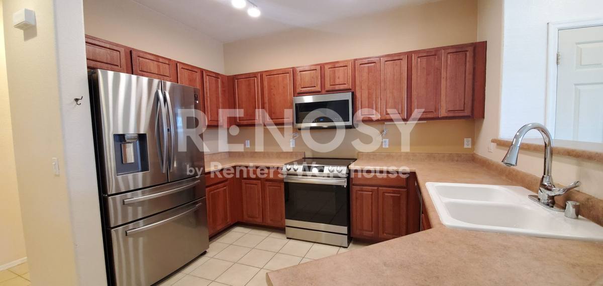 Apartment for rent at 1702 E Bell Rd #105, Phoenix, AZ 85022