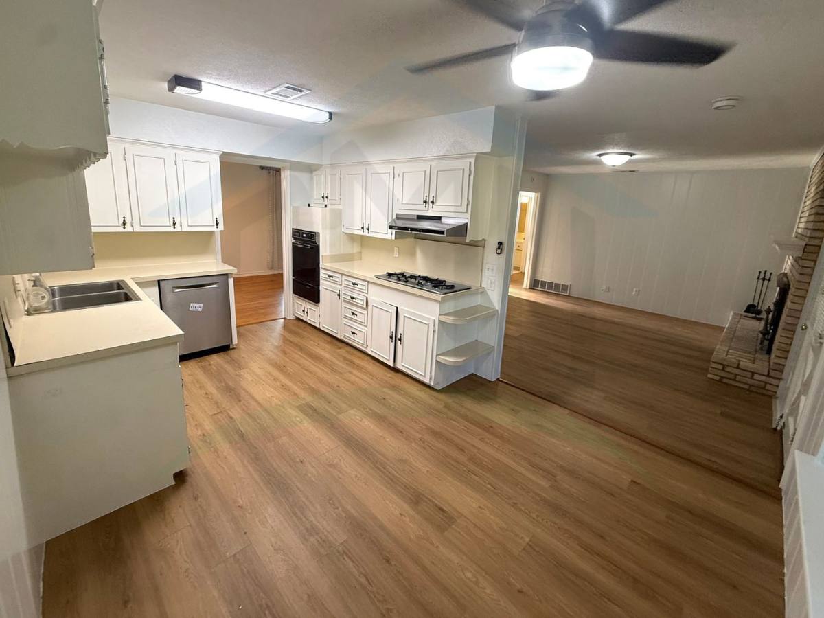 House for rent at 835 Hill City Dr, Duncanville, TX 75116