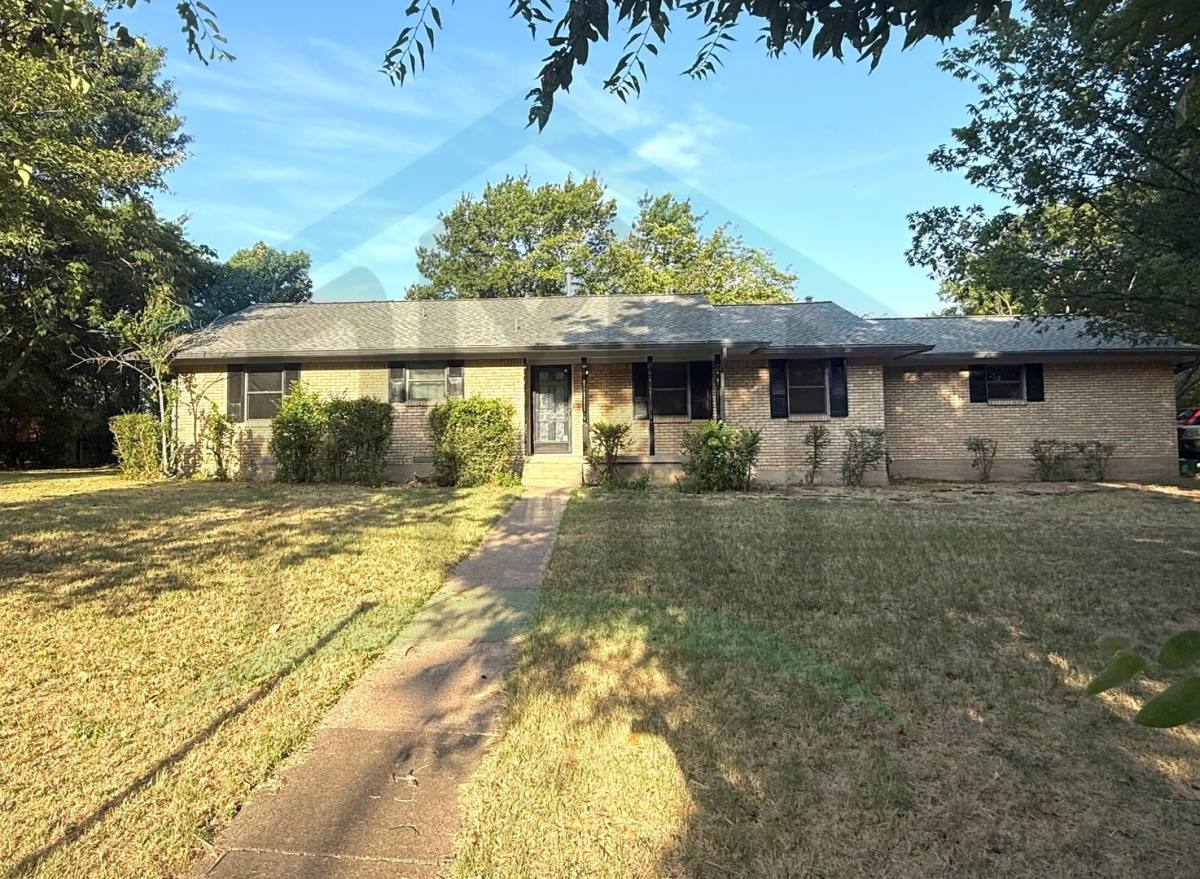 House for rent at 835 Hill City Dr, Duncanville, TX 75116