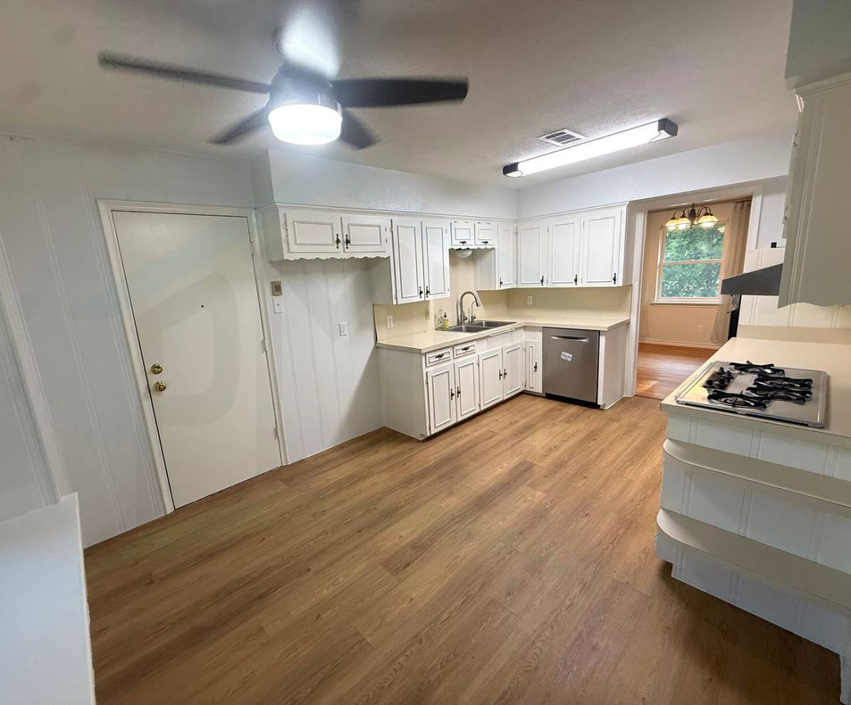 House for rent at 835 Hill City Dr, Duncanville, TX 75116