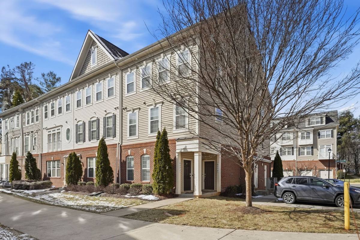 Townhouse for rent at 4774 Dane Ridge Circle, Woodbridge, VA 22193