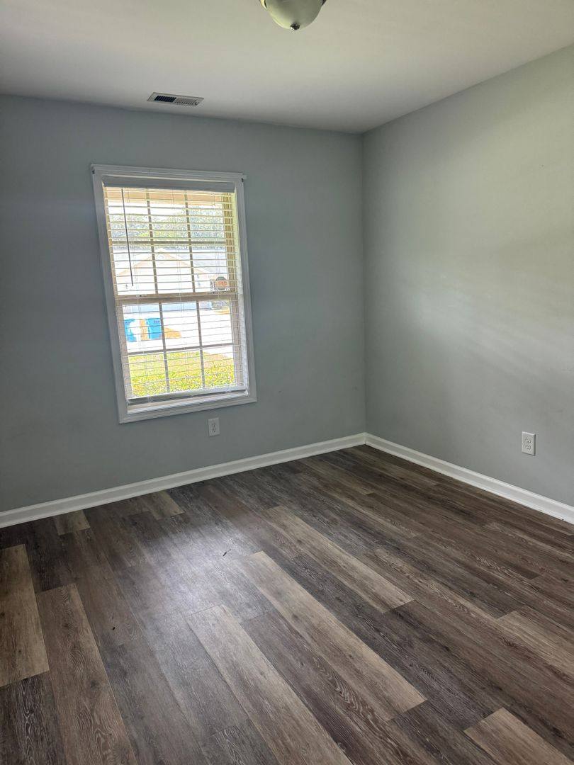 House for rent at 303 Tuscan Court, Richlands, NC 28574